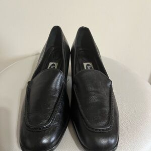 Rockport Black Leather Loafers Sleek Slip-On Flats